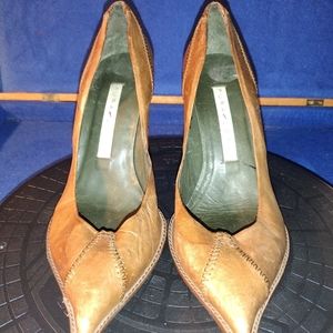 Pura Lopez Pointy Toe Carmel Leather 3-1/2 In. High Heels Sz, 37-EU, 6.5-US